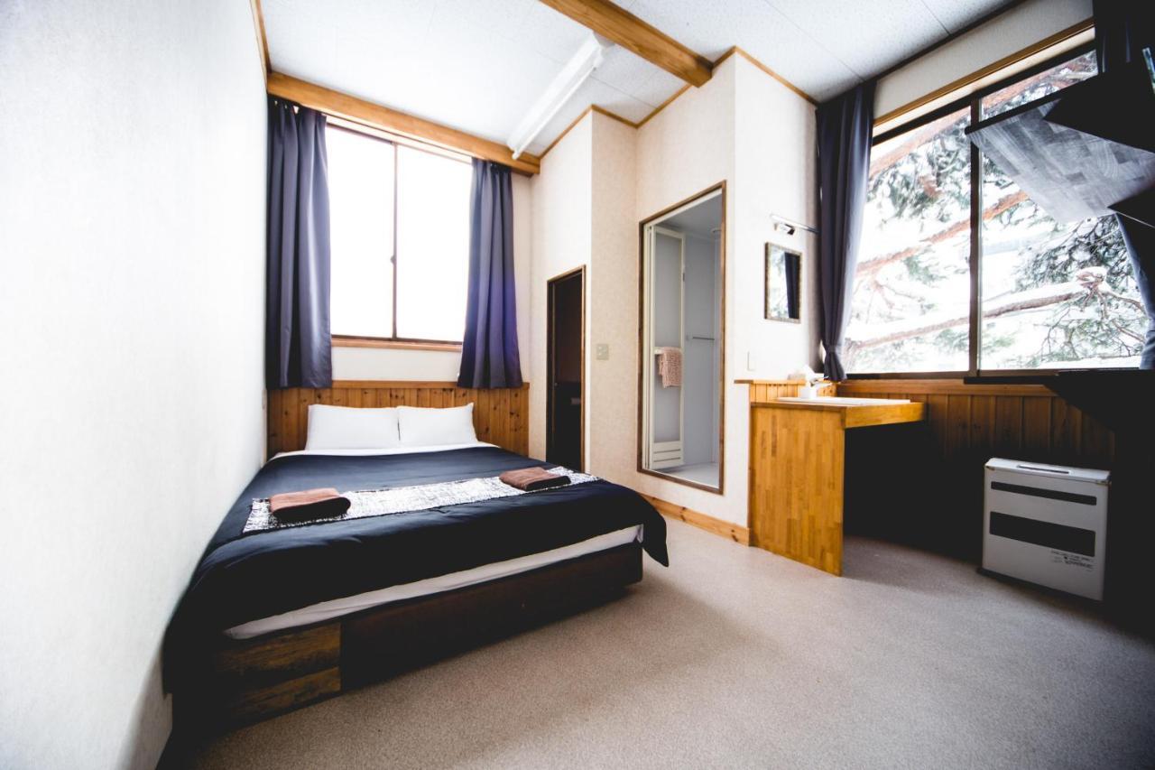 Hakuba Cortina Lodge Otari Екстериор снимка